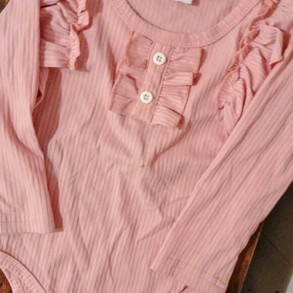 Pink long sleeve onesie - Picture 3 of 5